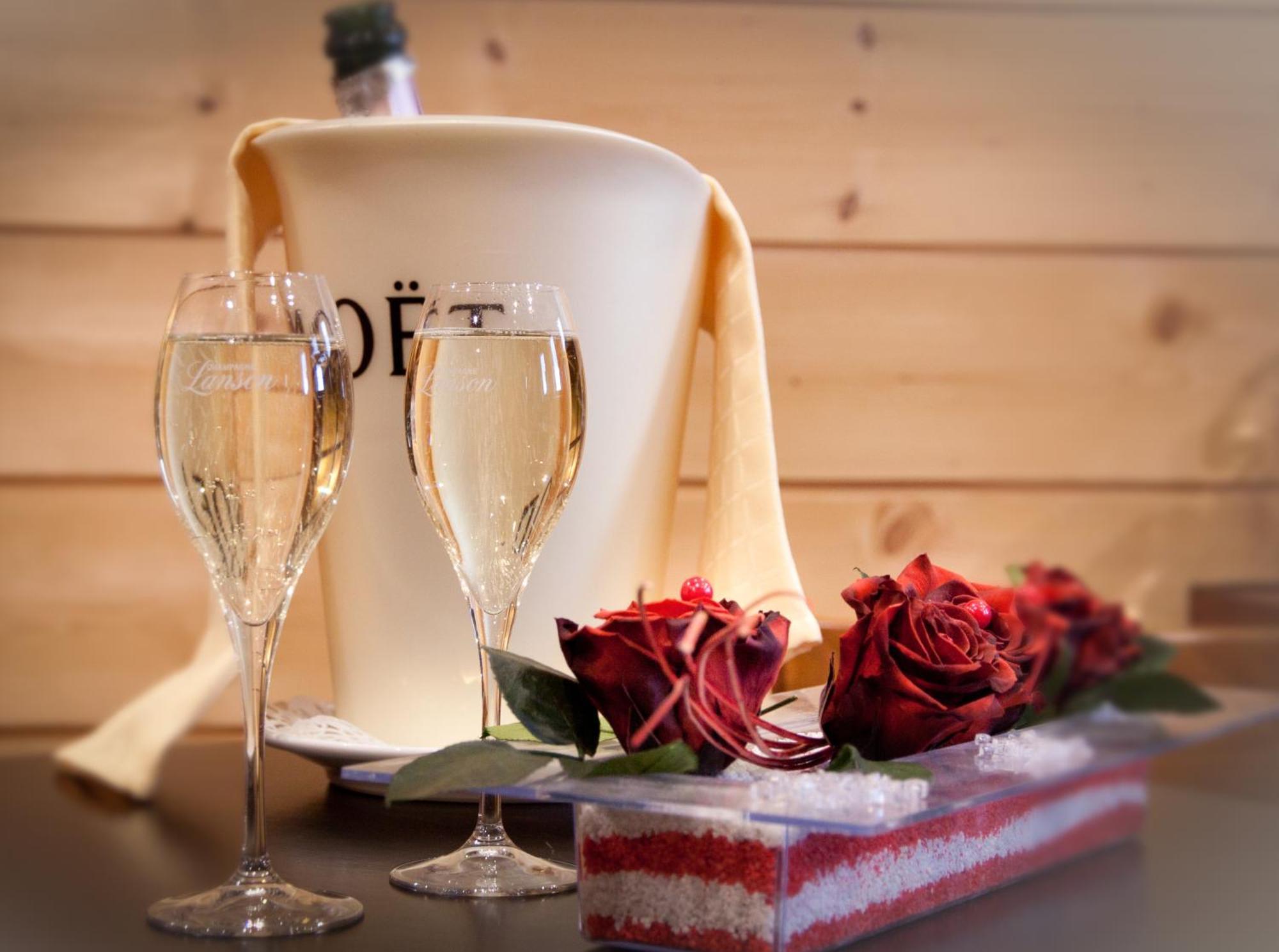 Hotel - Restaurant - Bar - Le Sapin Fleuri Bourg-dʼOueil Εξωτερικό φωτογραφία